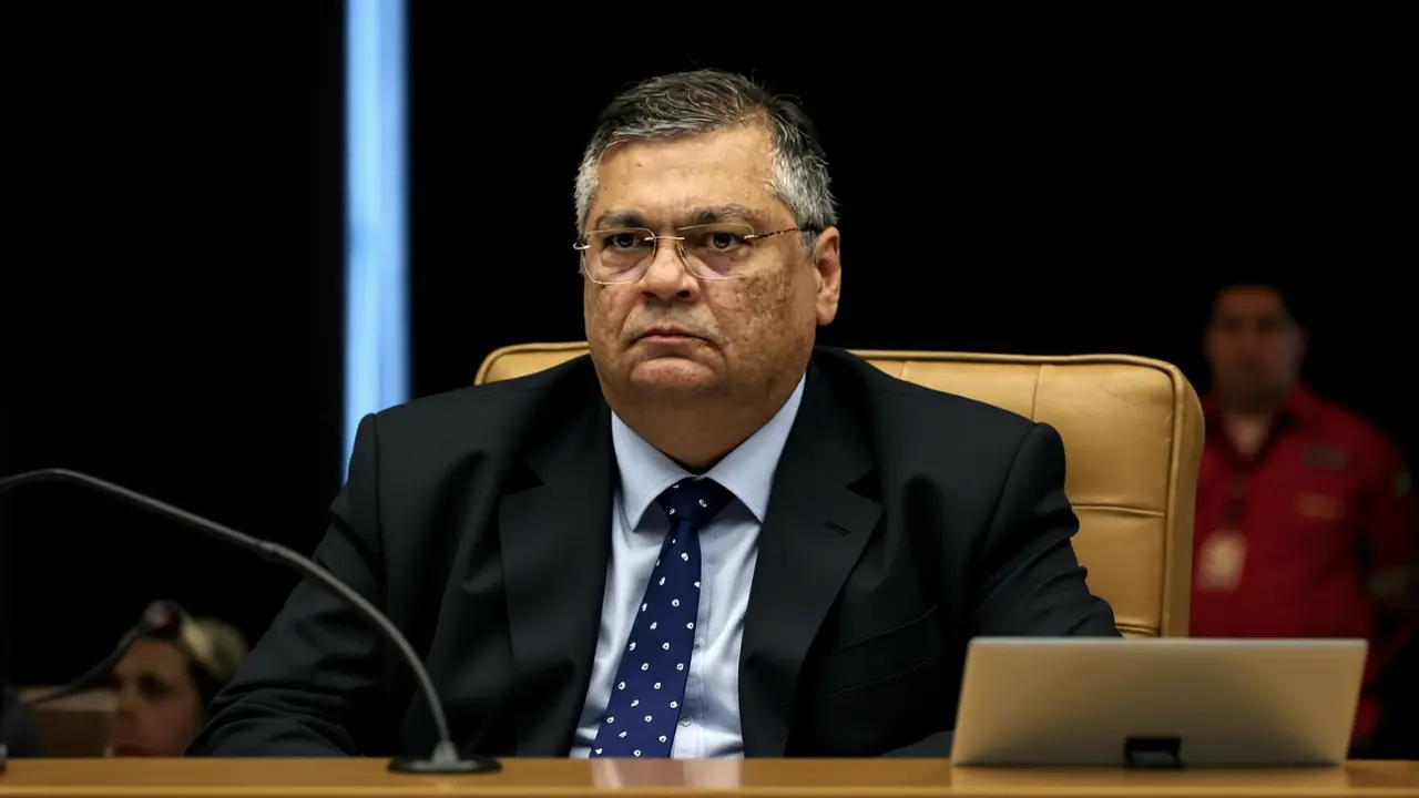Viajando enquanto é investigado?